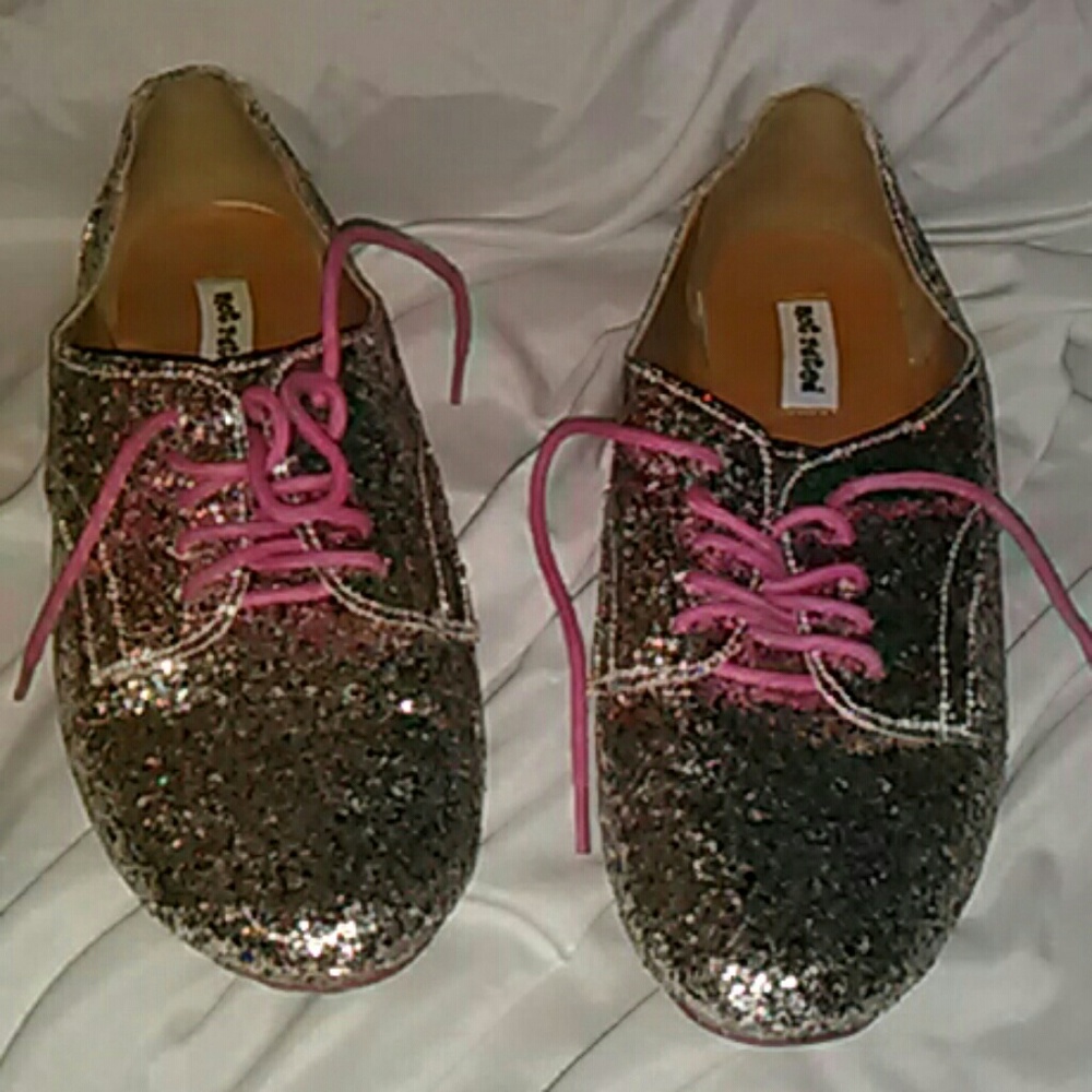 Steve Madden sparkle shoe
